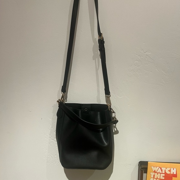 Black bucket purse with 2 straps - Picture 1 of 2